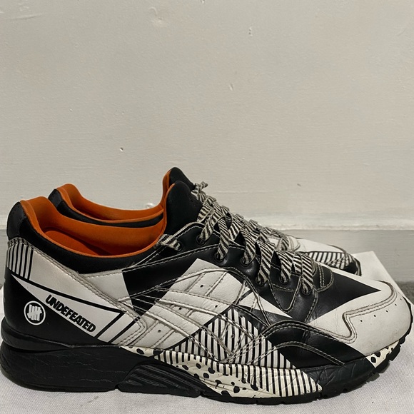 ASICS Gel Lyte-V Undefeated Disarry, Size 10 Men, White, Black - Picture 2 of 4